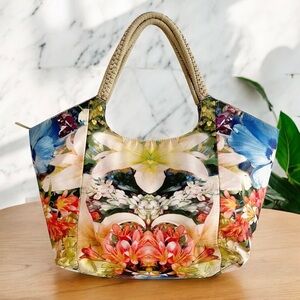 Echo Large Floral Zippered Totebag with Double Handles
